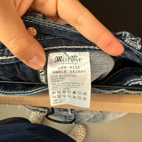 Miss Me Light Blue Ankle Jeans - Picture 3 of 3